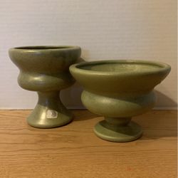 Haeger pottery speckled sage Green to pieces Vase or planters  A4