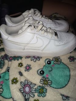 Nike sneakers woman's size 8