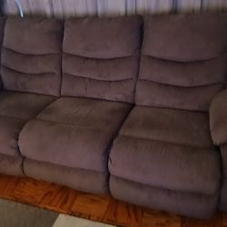 BRAND NEW COUCH WITH RECLINER EACH SIDE
