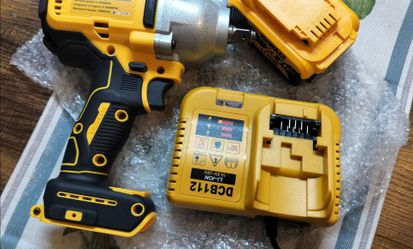 Brushless wrench, battery with charger/ open box/ see discription 👍