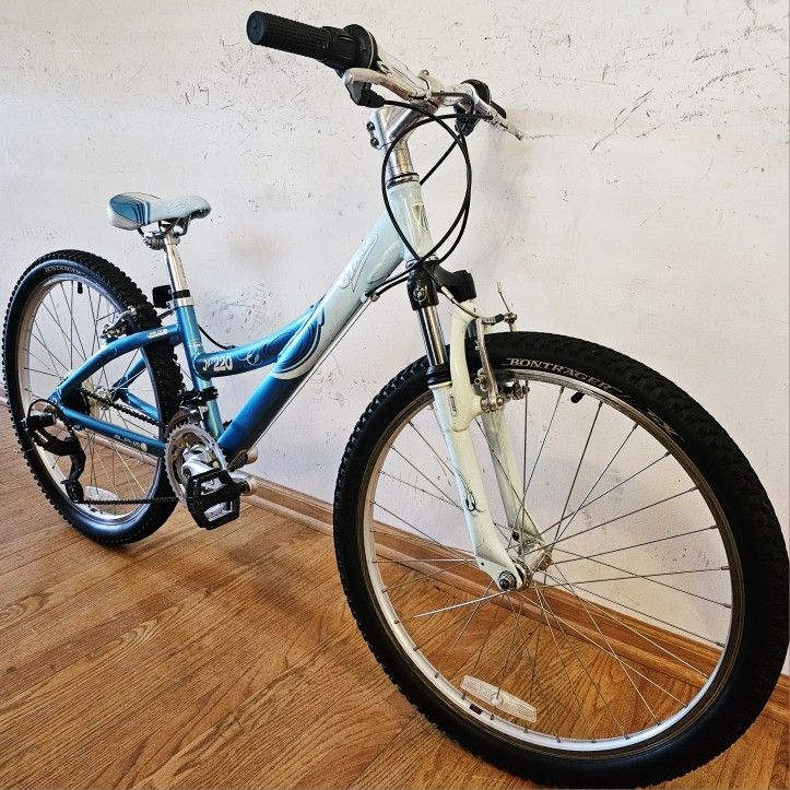 21 Speed TREK MT220 24' Alpha Aluminum MTB w/ Suspension for Sale