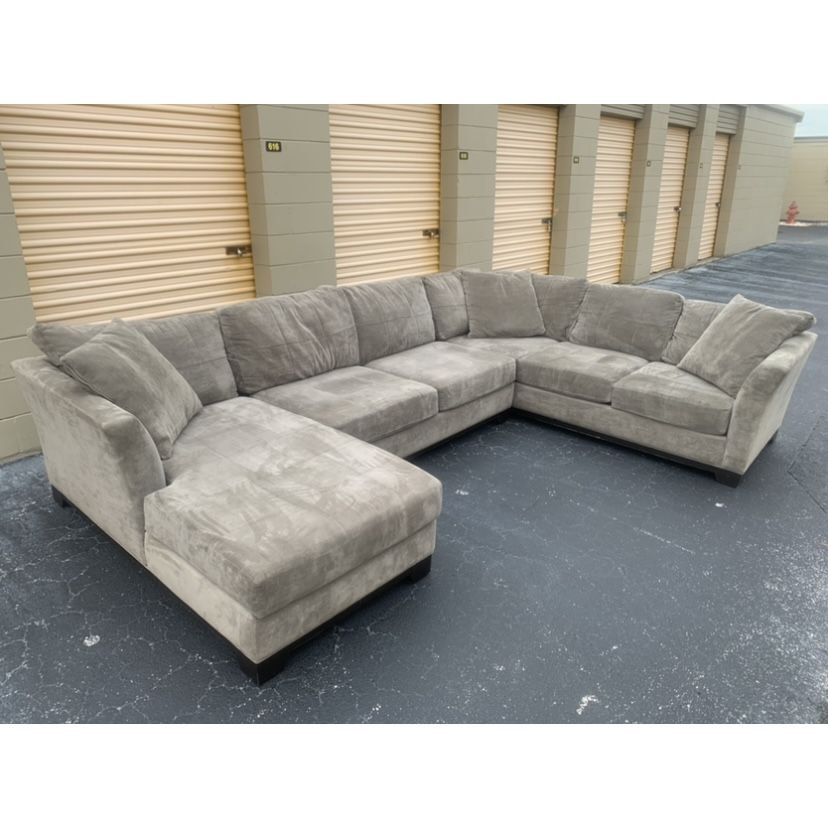 Living room sectional couch with chaise | Delivery Available