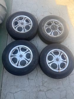 Set of 4 Alloy Wheels with Tires