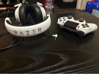 PS4 controller with gaming headset