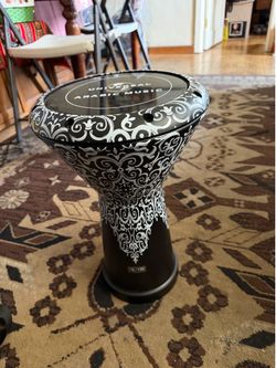 Arabic darbuka doumbek   Drum  in excellent condition  with carry bag