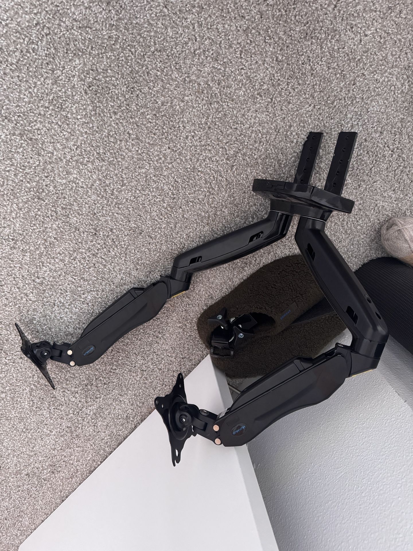 Dual Arm For Monitors