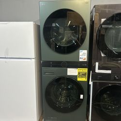 LG -  WashTower Stacked SMART Laundry Center 4.5 Cu.Ft. Front Load Washer & 7.4 Cu.Ft. Electric Dryer in Nature Green 🍀💚
