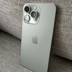 iPhone 15 Pro Max 256GB Unlocked