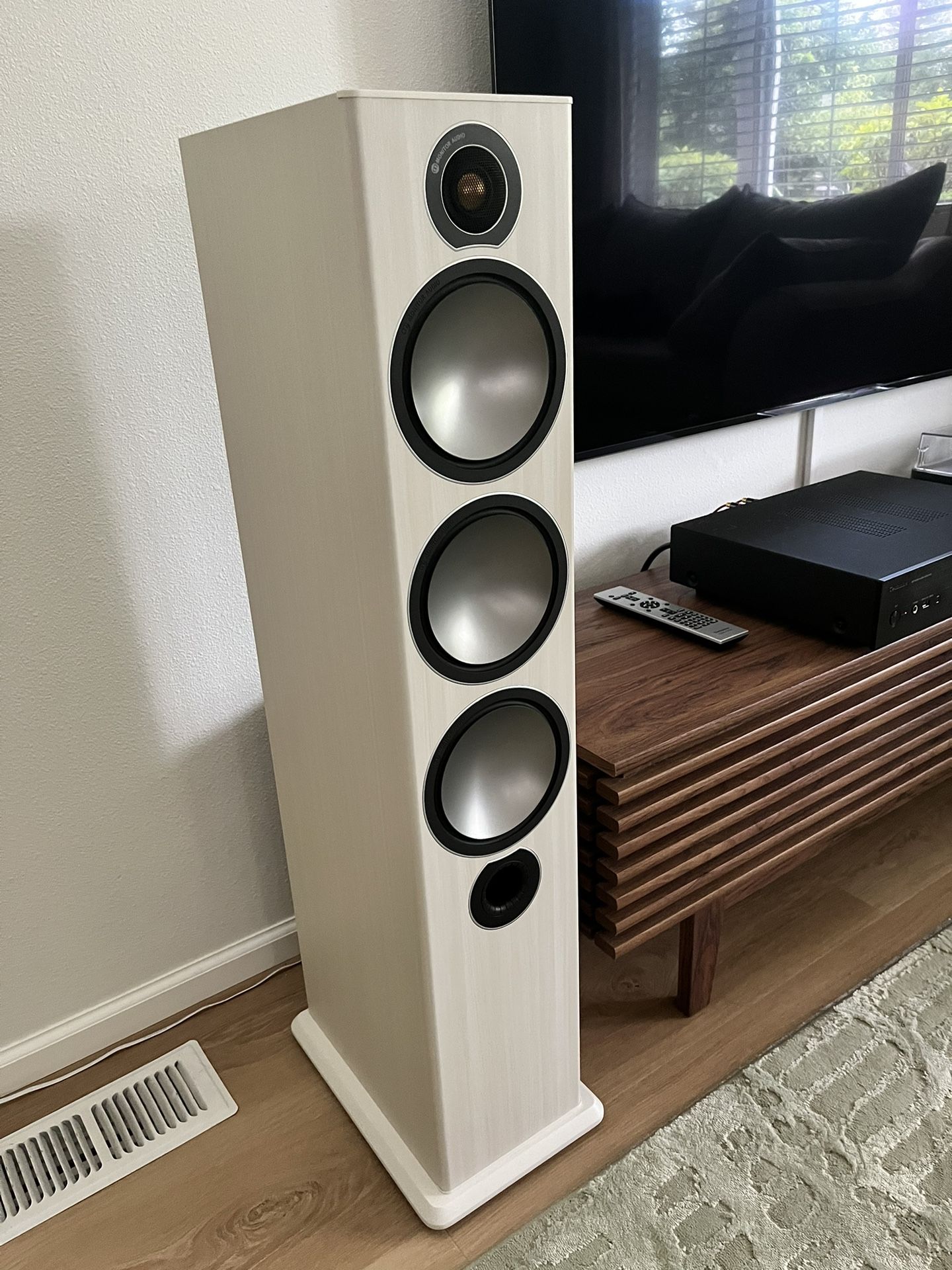 Monitor Audio Bronze 6 + Matching Center Channel