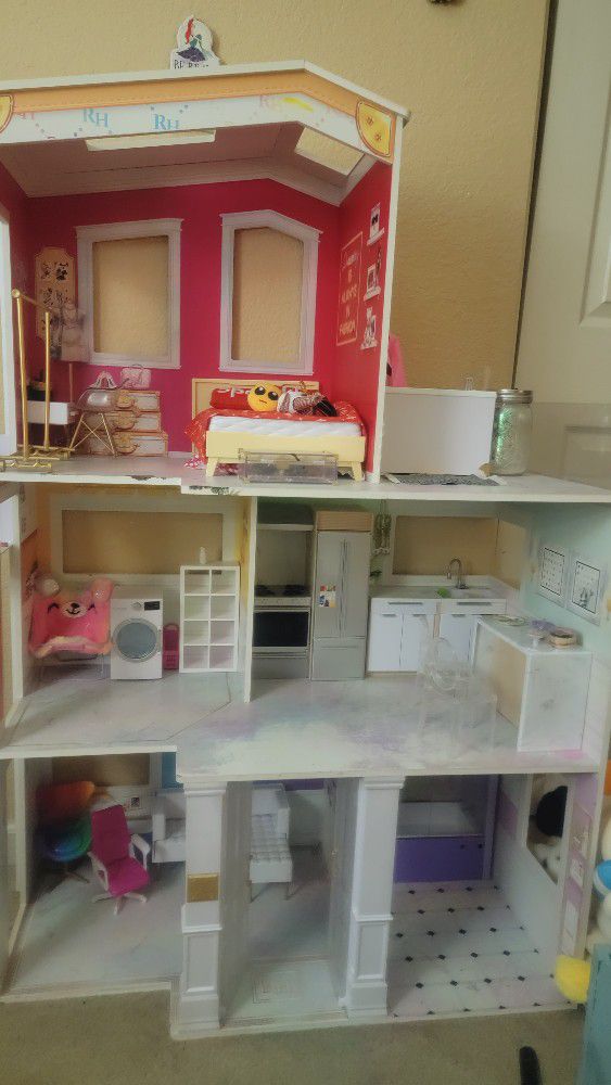 Rainbow High Doll House