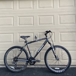 Trek 3 Series Mountain Bike – 21-Speed – 26” Wheels – 19.5” Frame Men’s bicycle