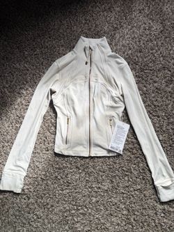 Cropped Lululemon Ivory with Gold zipper Define jacket