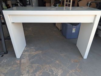 IKEA MALM white dressing table