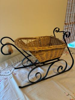 Wicker Basket Sleigh Decor with Iron Frame