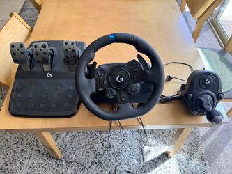 Logitech G923 Racing Wheel with Driving Force Shifter