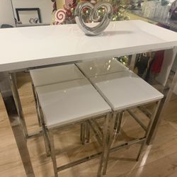 Dining Table/Mesa De Comedor