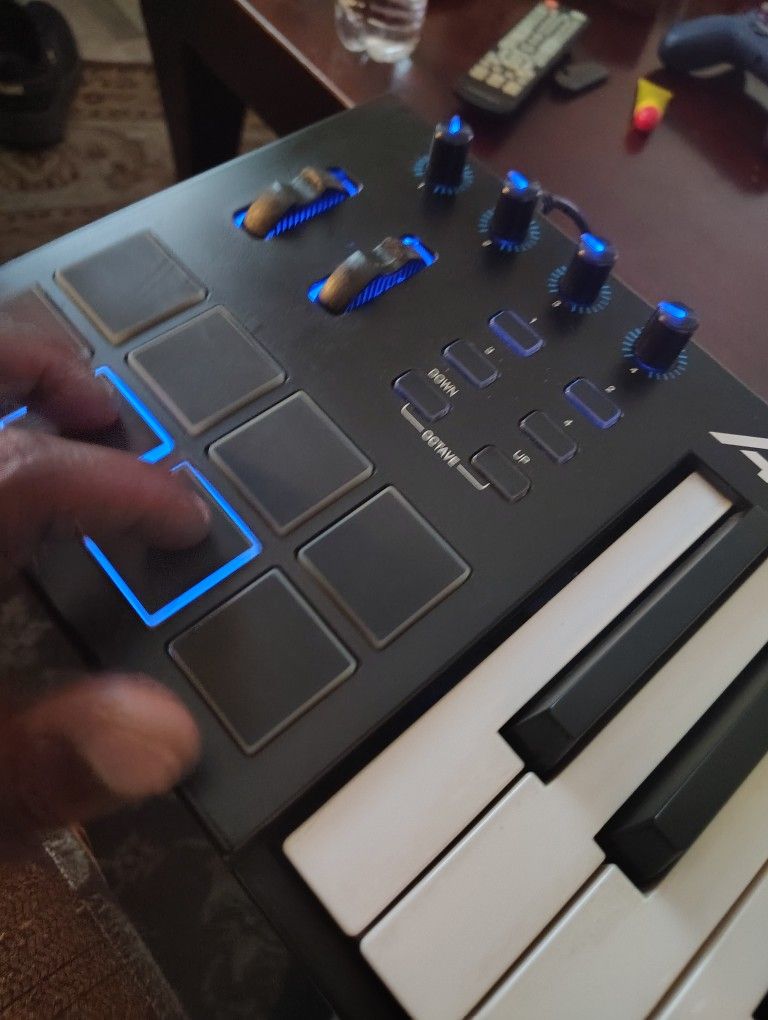 USB Keyboard ALESIS V49