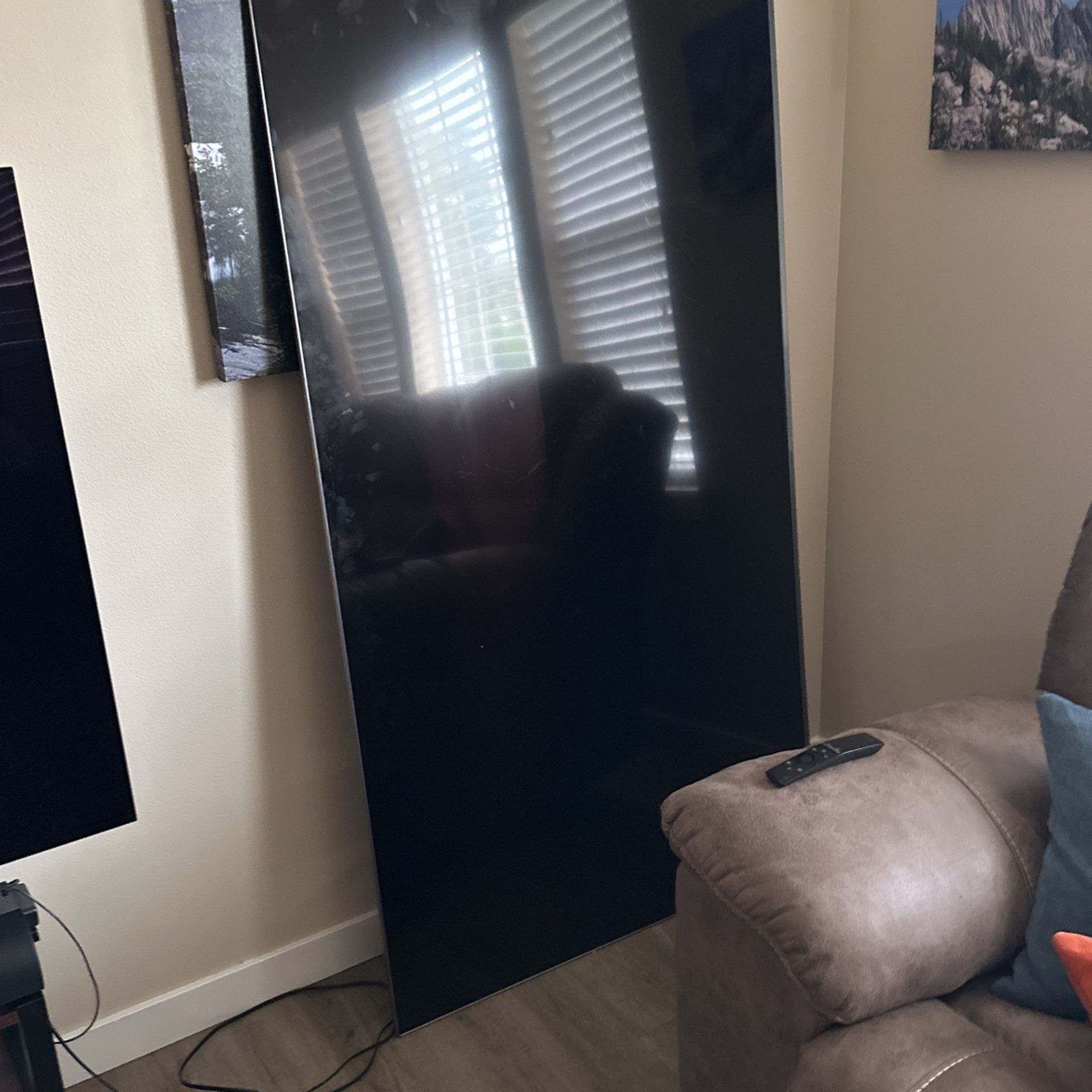 75 Inch Samsung QLED TV No Power Free for Sale in Tumwater, WA