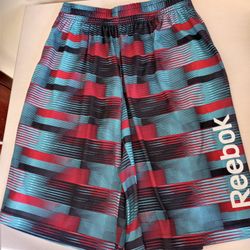REEBOK. Boys SHORTS  Size L 