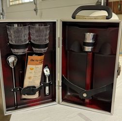 Vintage travel bar with key