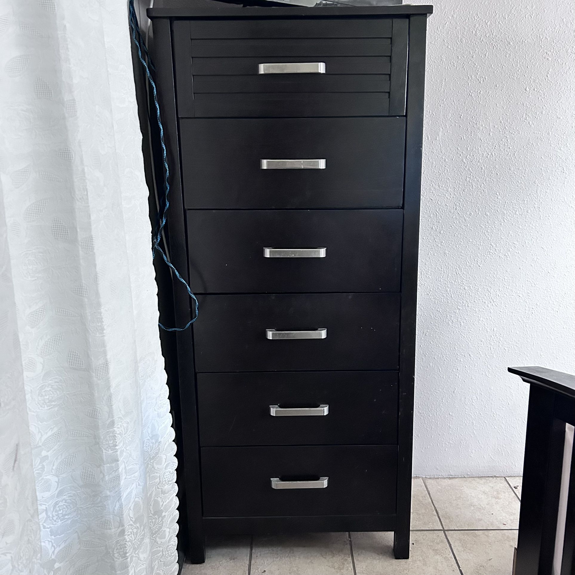 6 Storage Drawer Dresser