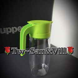 Tupperware Clearly Elegant Acrylic Pitcher 1.7L / 7.25 Cup Green & Sheer 