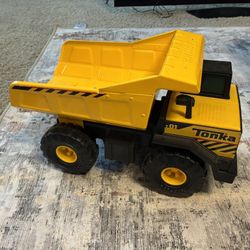 Tonka T01 Dump Truck Large Heavy Duty