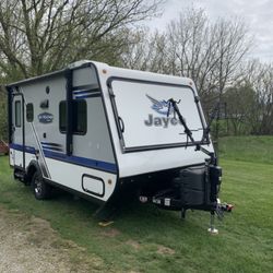 2018 Jayco Jayfeather Hybrid Camper