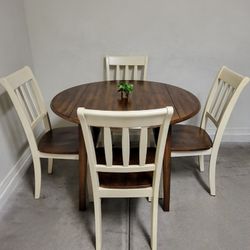 Round Table & 4 Chairs Excellent Condition