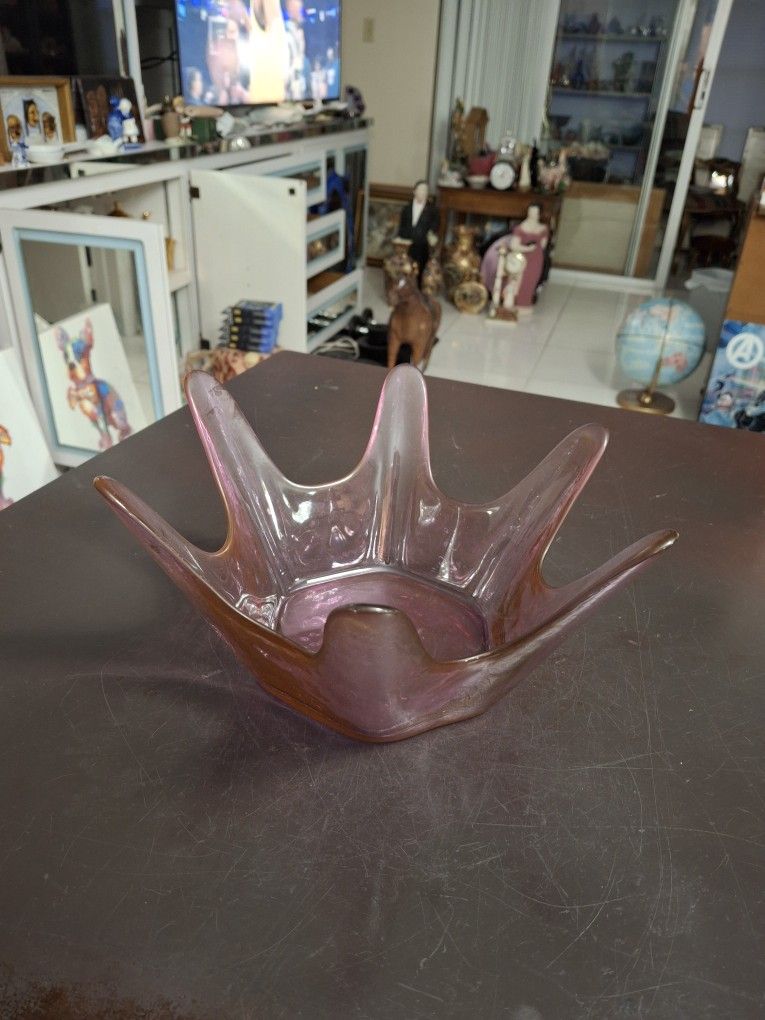 Lovely Lotus Flower Shaped Lavender Glass Bowl 5"H X 10.5"W