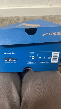 Free men’s brooks shoes size 10