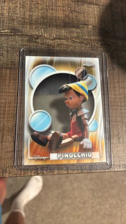 Pinocchio Topps chrome Disney card