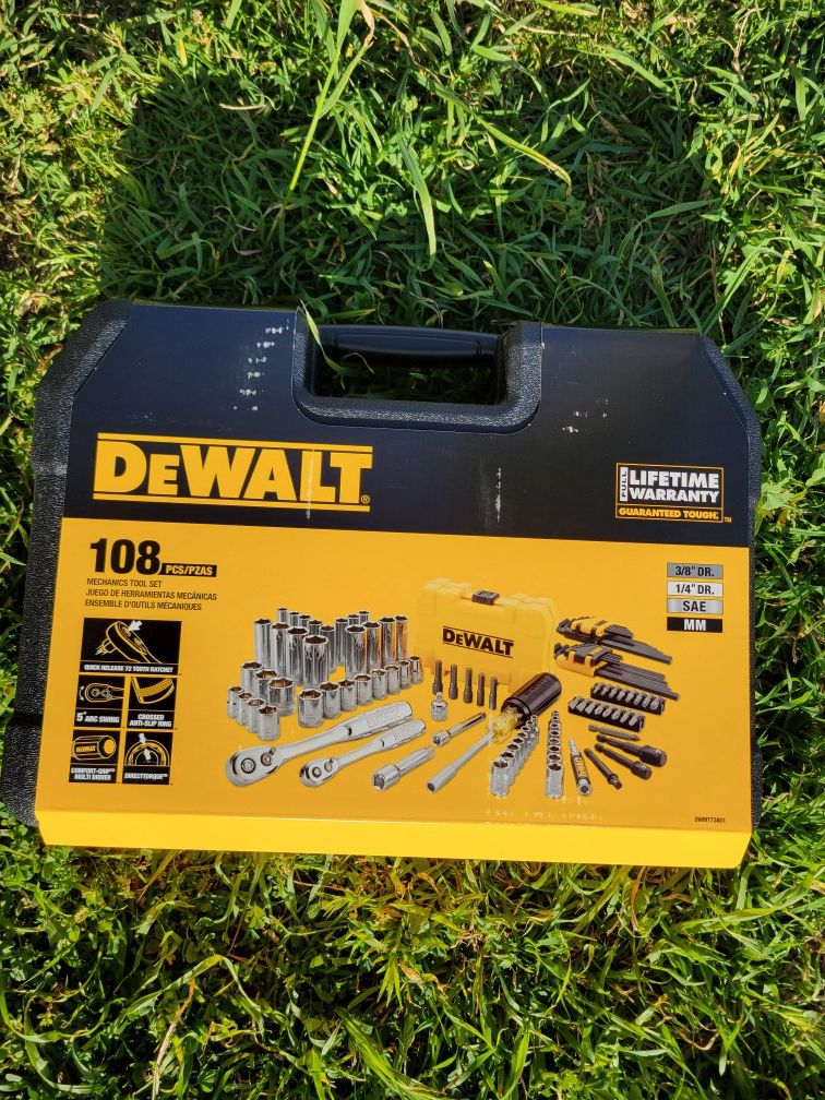 NEW Dewalt Tool Set 108 PC 