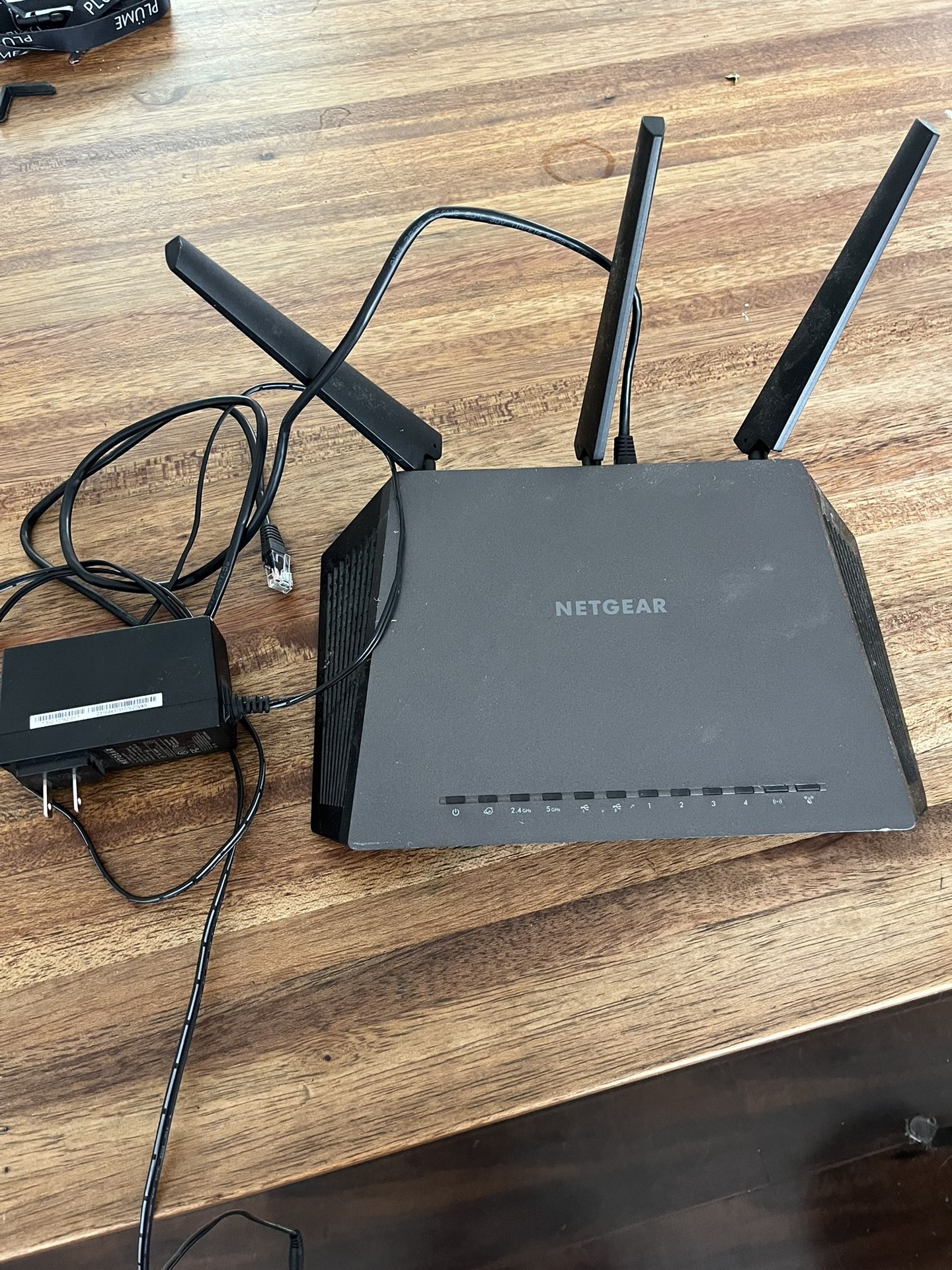 WiFi Router -NightHawk R7000- Like New $25