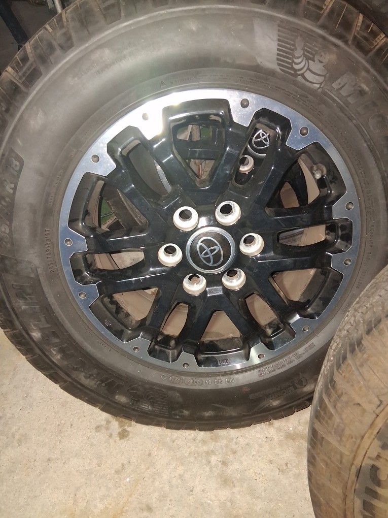 New TOYOTA TUNDRA Truck Tires. 265/70 R18