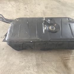 Auto parts fuel tank