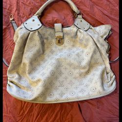 Louis Vuitton Mahina Leather XL Hobo Bag