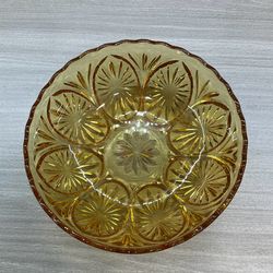 VINTAGE ANCHOR HOCKING STAR AND CAMEO MEDALLION HONEY AMBER GLASS BOWL