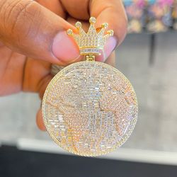 King Of The World Pendant 