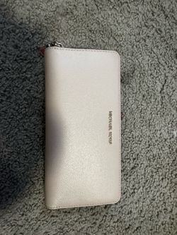 Michael Kors Zip-Around Wallet