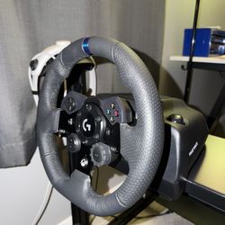 Logitech G923 Racing Wheel And Pedals