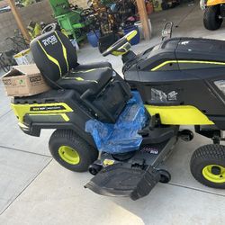 TRACTOR ELÉCTRICO SIN ESCOBILLAS DE 80V HP CON BATERÍA INALÁMBRICA DE 46"
RYRM8070