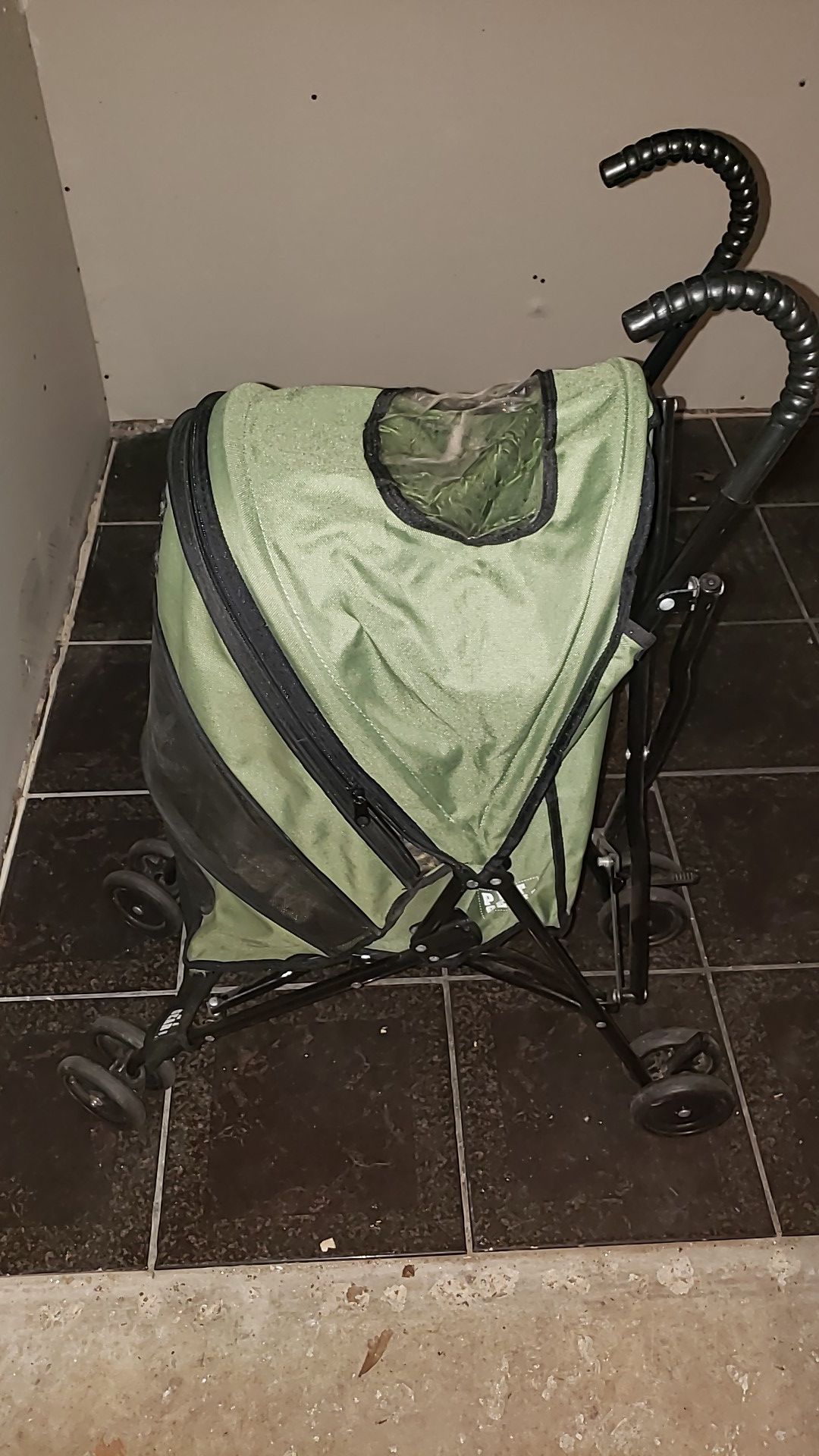 Green pet gear cat/dog stroller