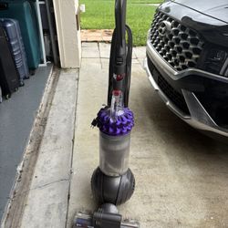 Dyson Vacuum 