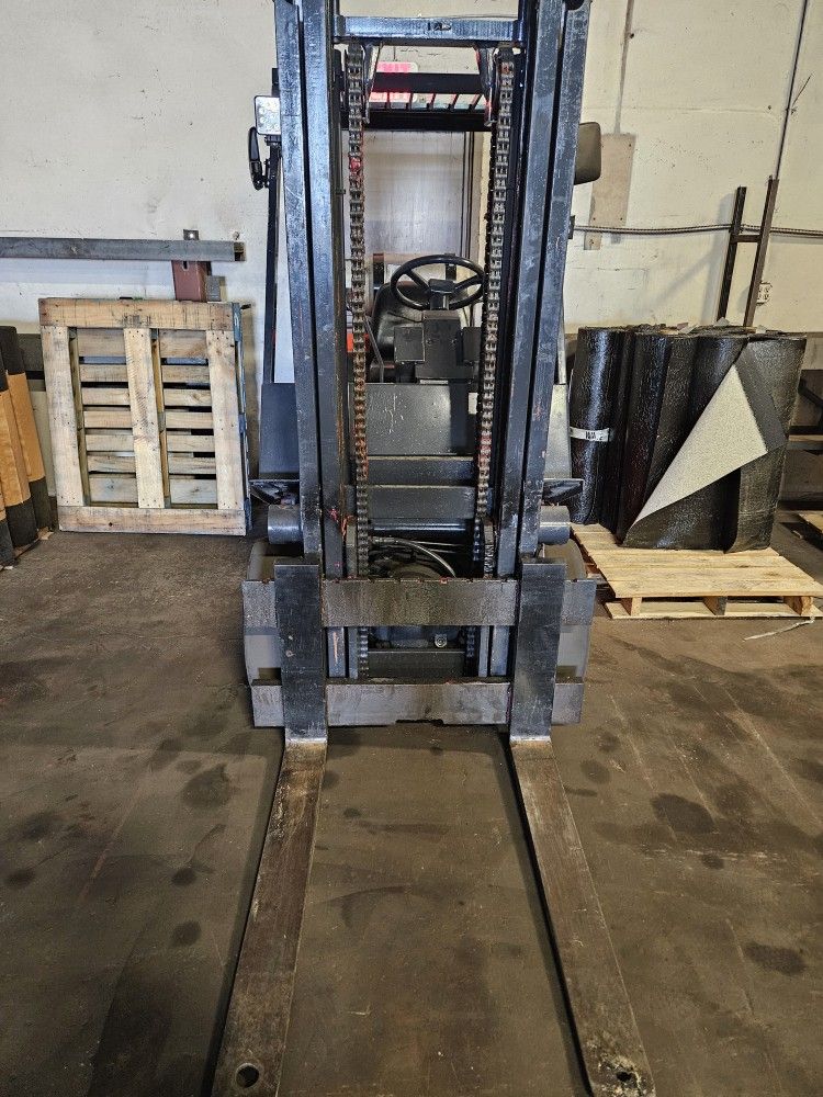 NISSAN FORKLIFT 8K LBS