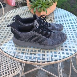 Adidas Size 10.5 30 OBO