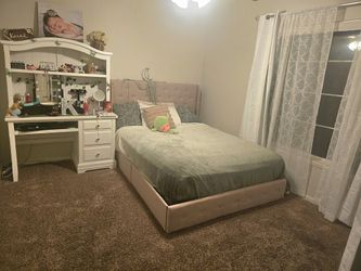 Bed And Vanity