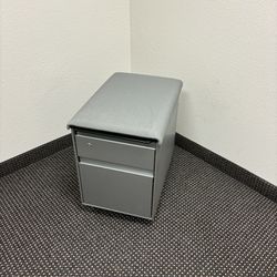 2 Drawer Seated Filing Cabinet On Wheels