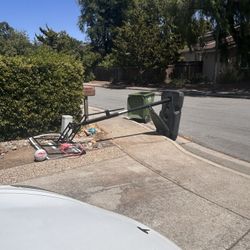 Free Spalding Basketball Hoop - Ask For address