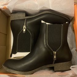 NEW Woman’s Size 9.5 Black Ankle Booties PRICE IS FIRM 